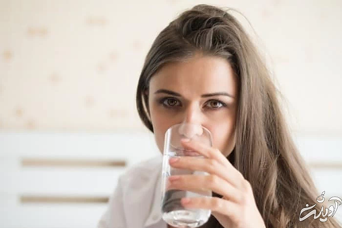 ضرر آب خوردن بعد از غذا برای سلامتی آب نخوردن بعد از غذا